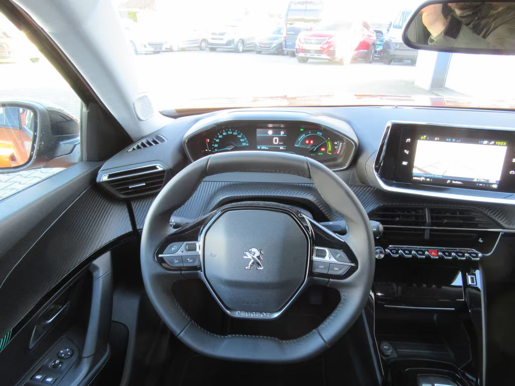 Peugeot e-2008