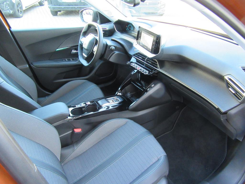 Peugeot e-2008