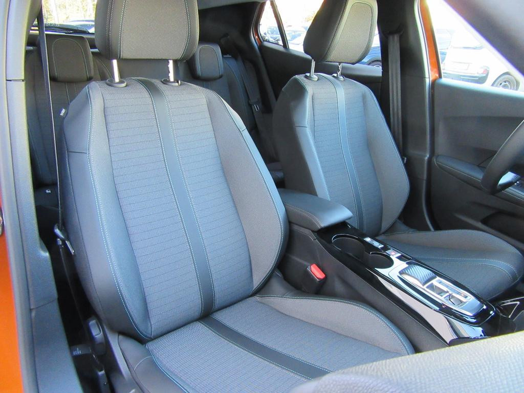 Peugeot e-2008