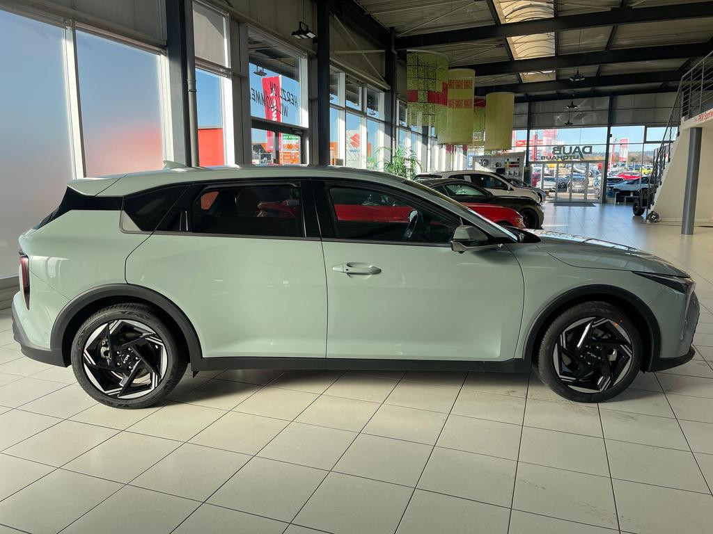 Kia K4