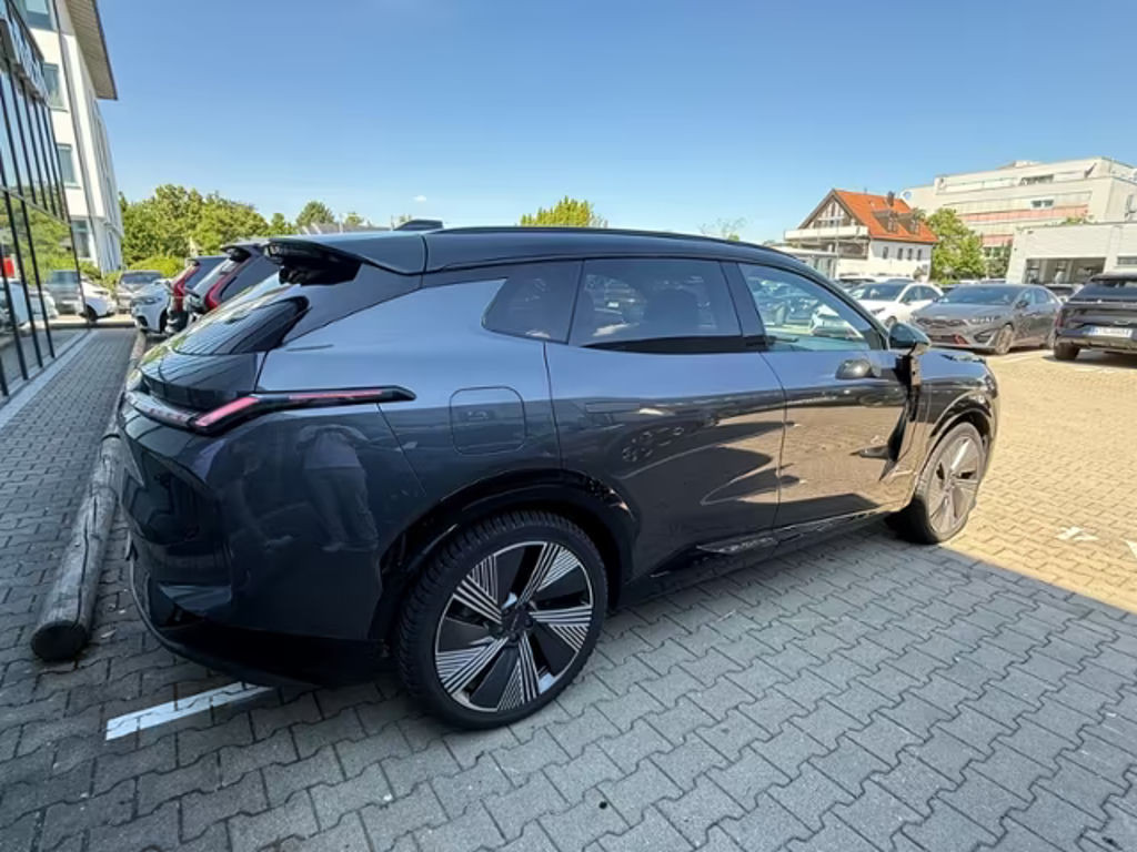 Lynk&Co 08