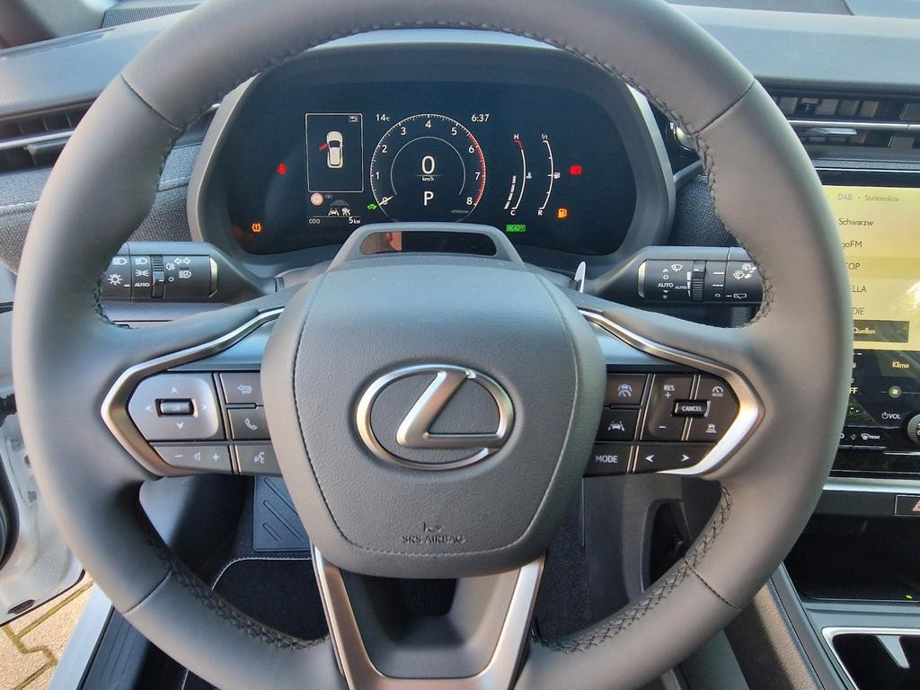 Lexus LBX