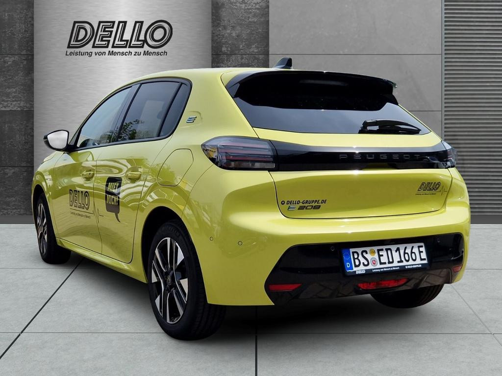 Peugeot e-208