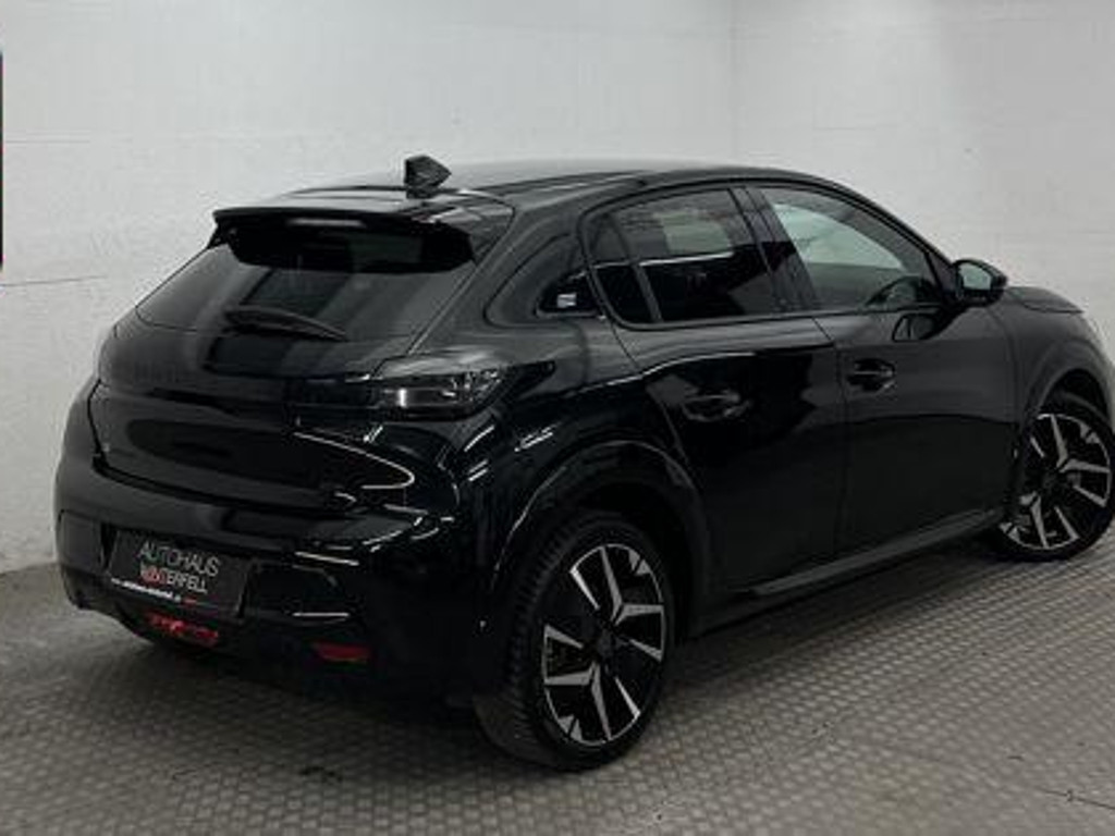 Peugeot e-208