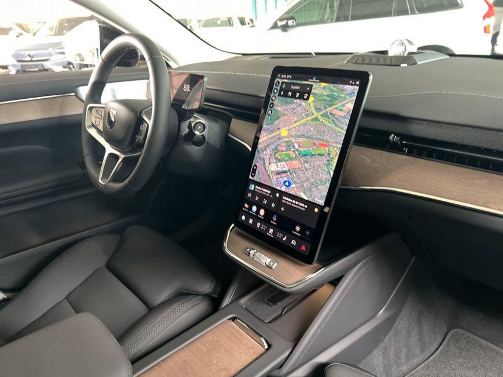 Volvo ES90
