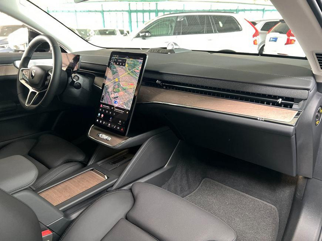 Volvo ES90