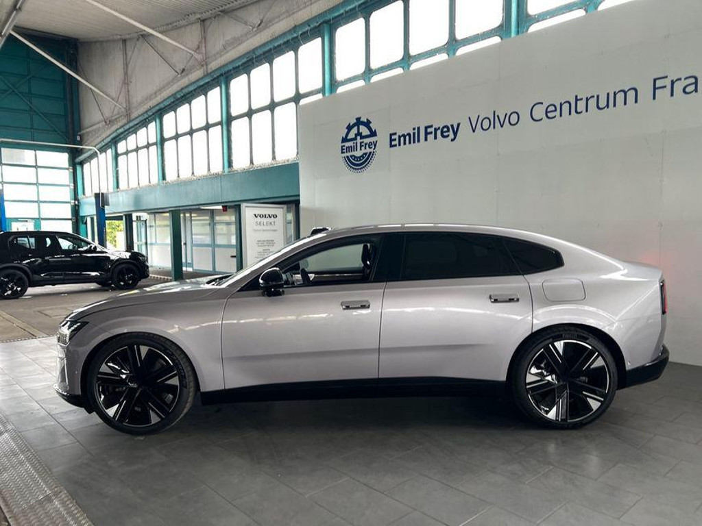 Volvo ES90