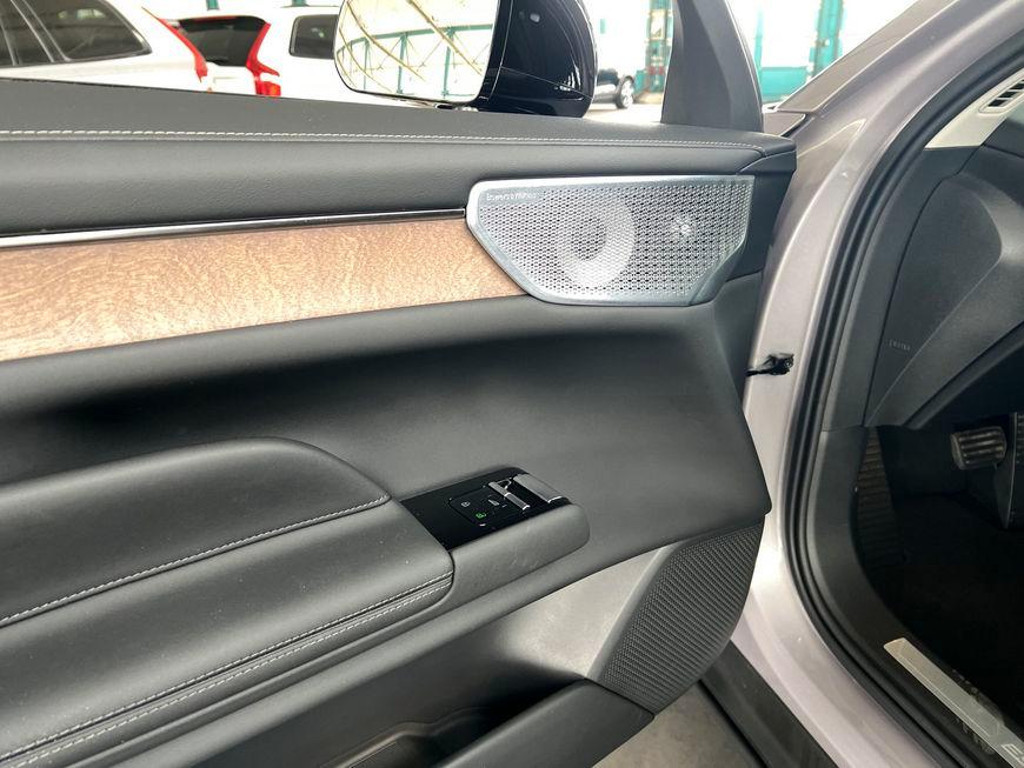 Volvo ES90