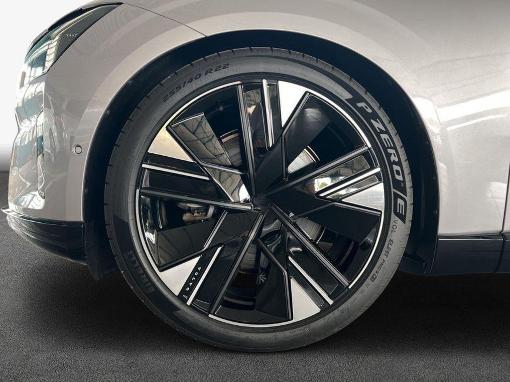 Volvo ES90