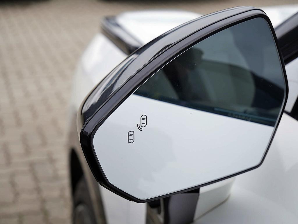 Lynk&Co 08