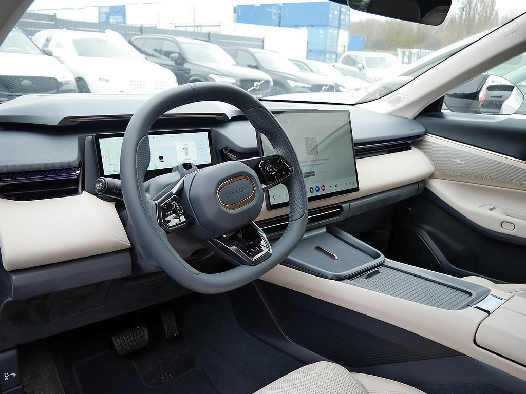 Lynk&Co 08