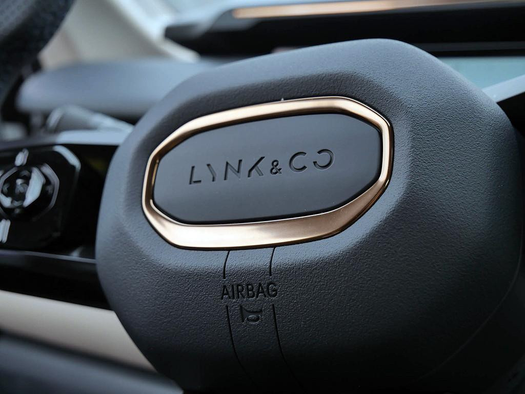 Lynk&Co 08
