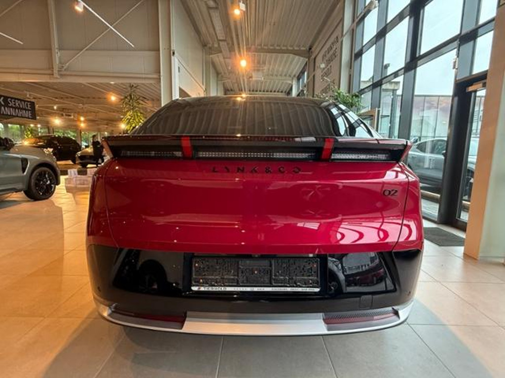 Lynk&Co 02
