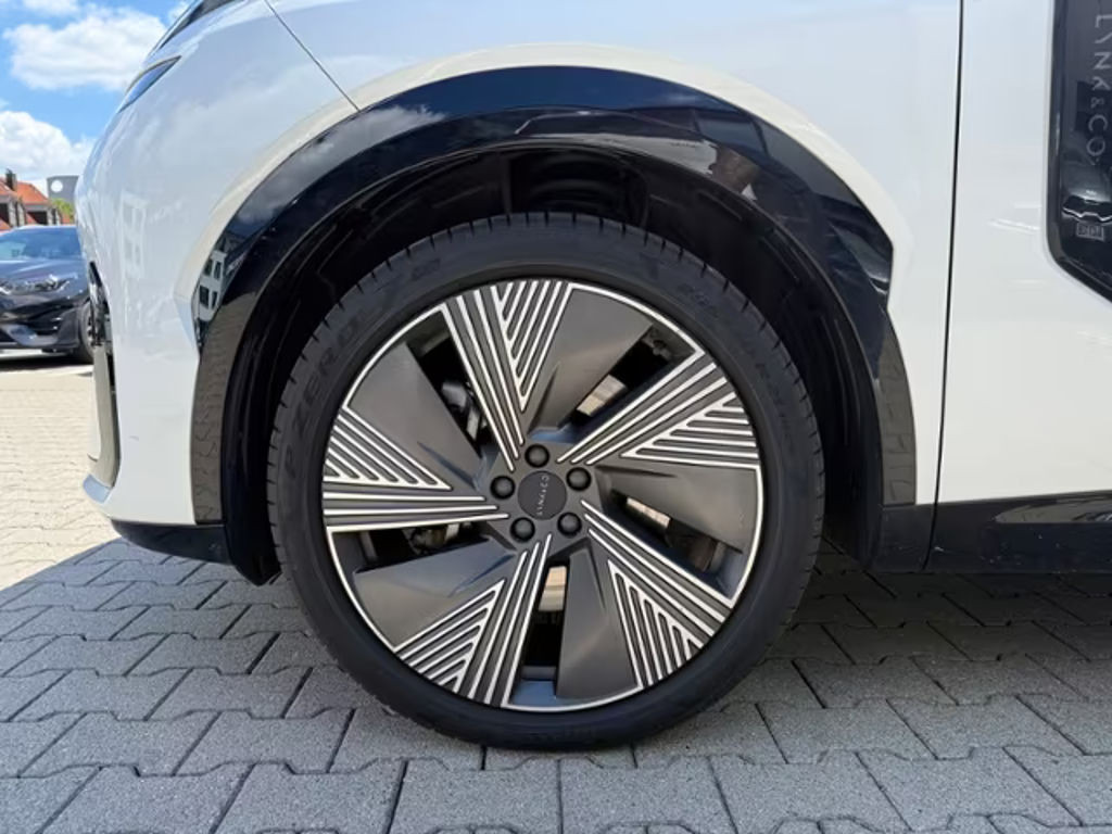 Lynk&Co 08