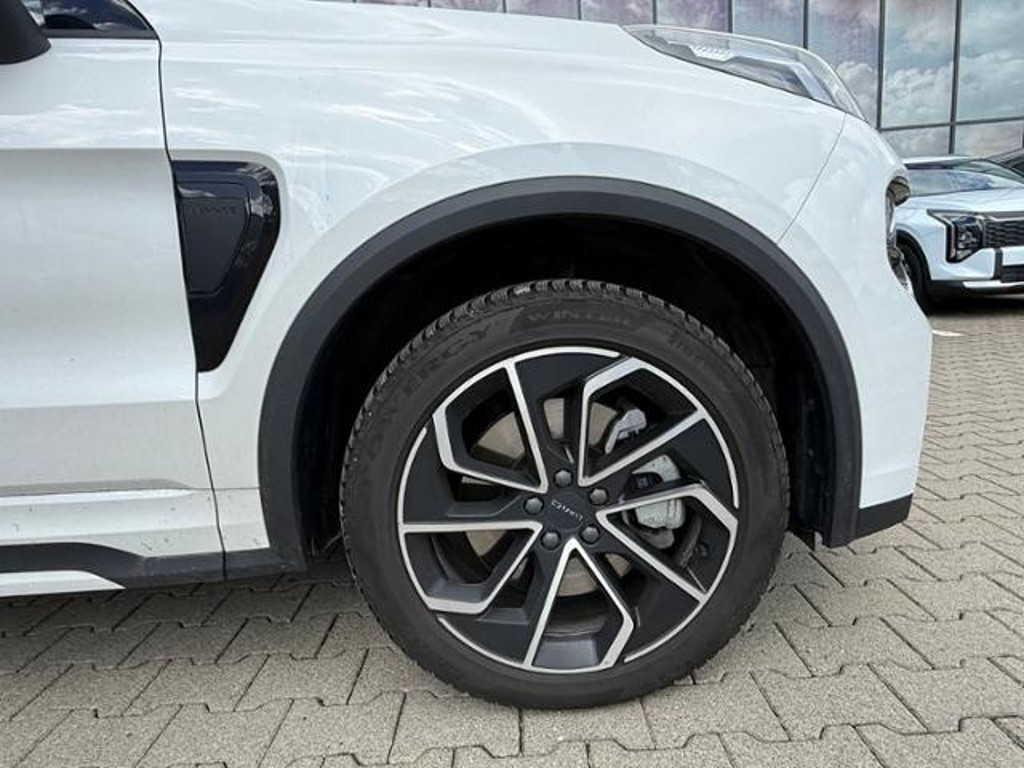 Lynk&Co 01