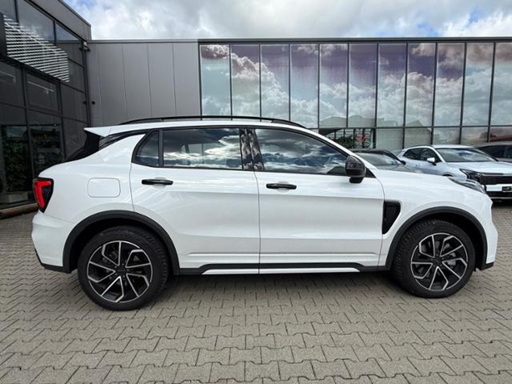 Lynk&Co 01