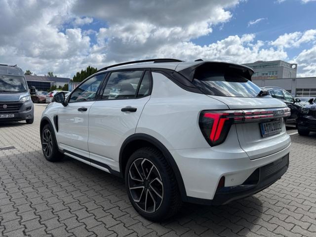 Lynk&Co 01