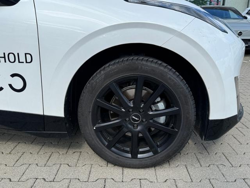 Lynk&Co 02