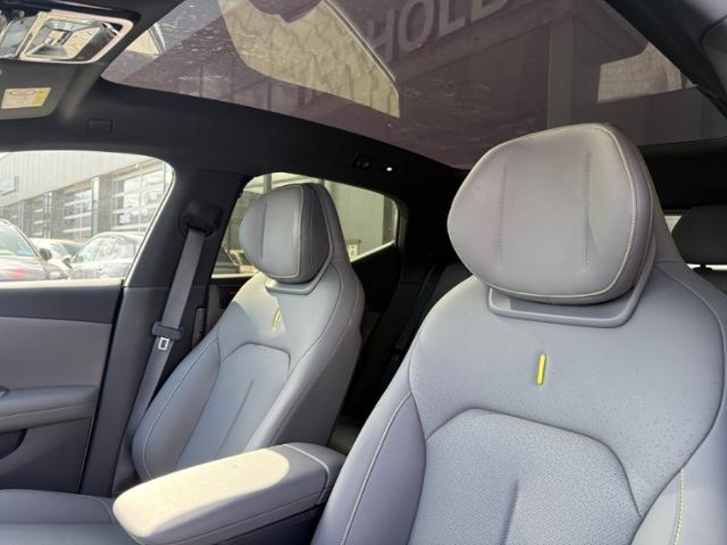 Lynk&Co 02