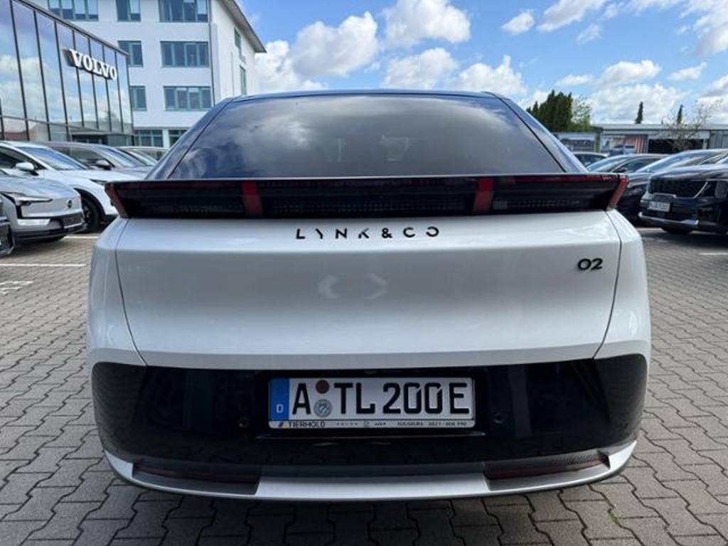 Lynk&Co 02