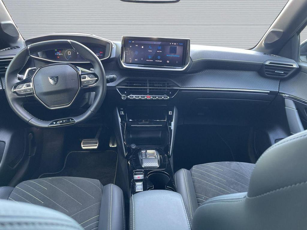 Peugeot e-208