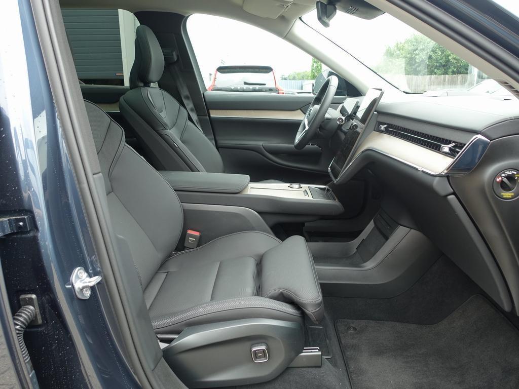 Volvo EX90