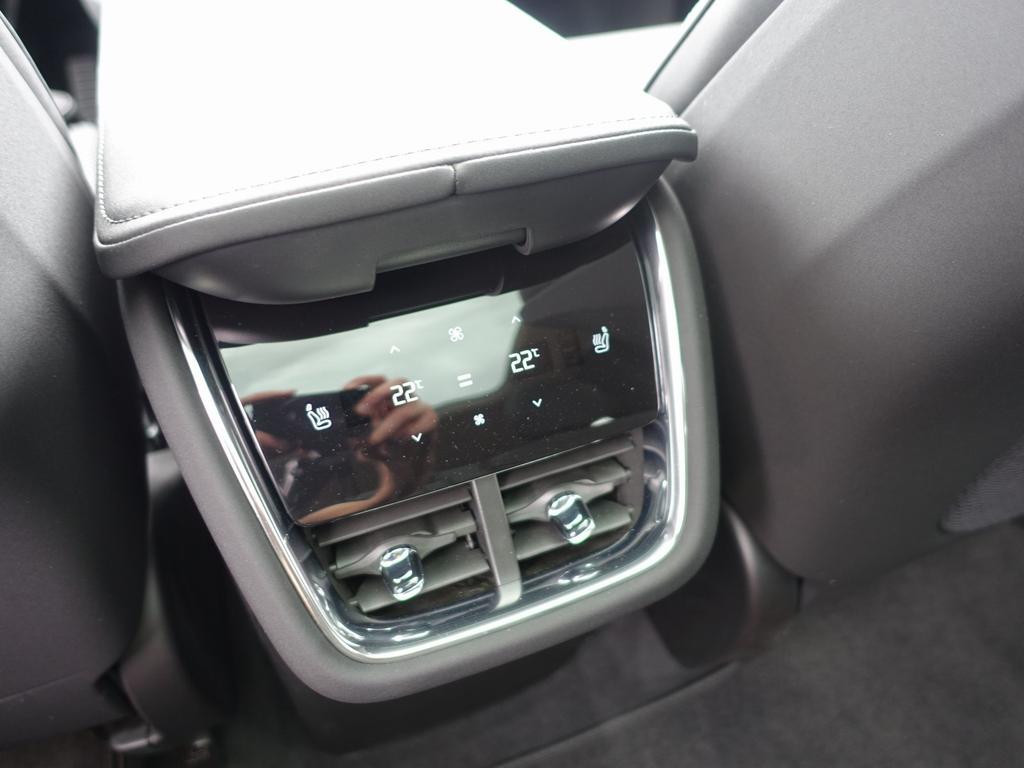 Volvo EX90