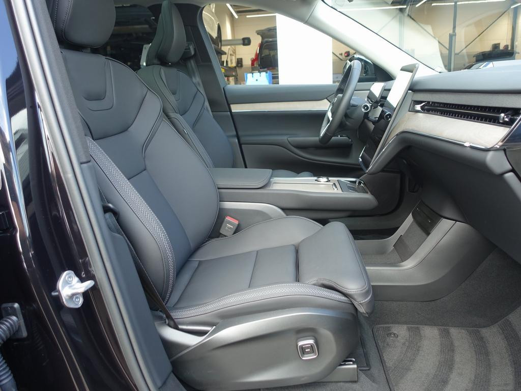 Volvo EX90