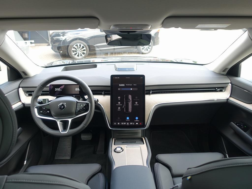 Volvo EX90