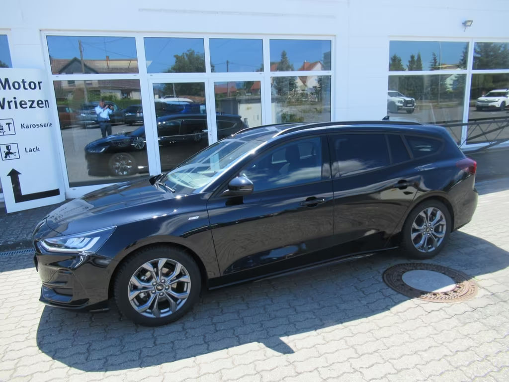 Ford Focus EcoBoost Wagon ST Line