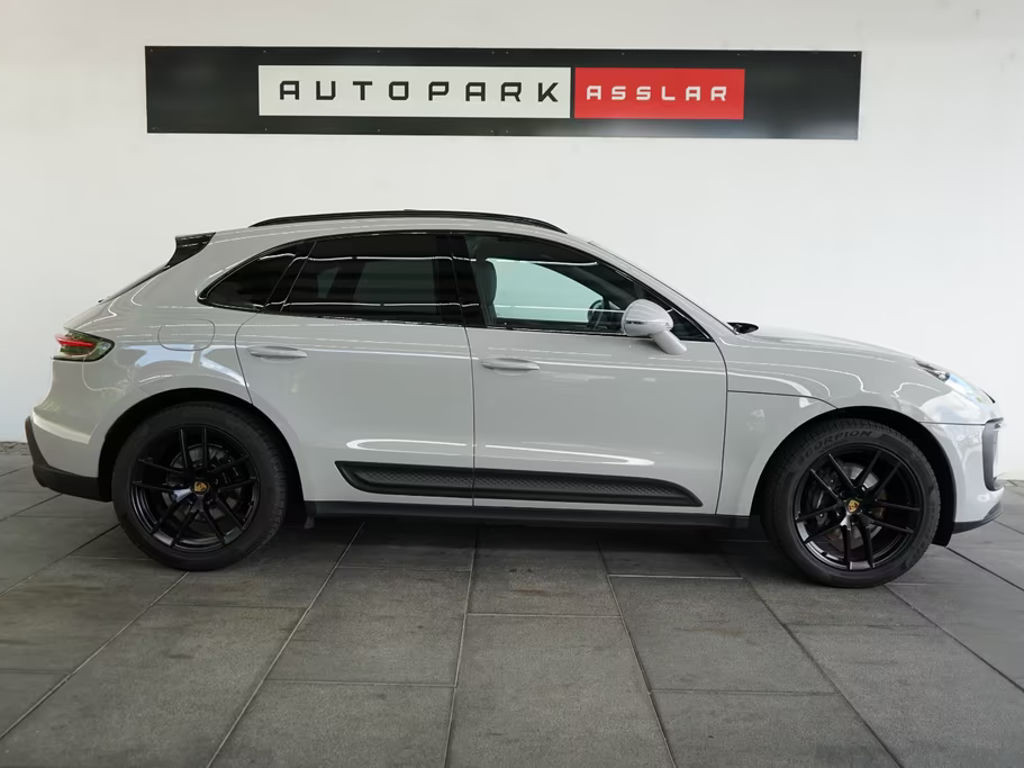 Porsche Macan 2.0/Kreide/Luft/Pano/Kamera/14W/ACC/21z
