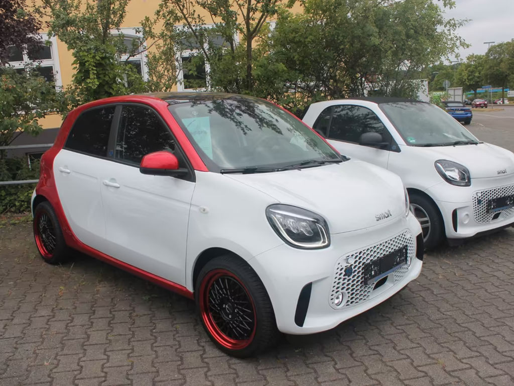 Smart EQ forfour EQ*Sitzhzg v+h*LED*neue 17"+Allwetter*