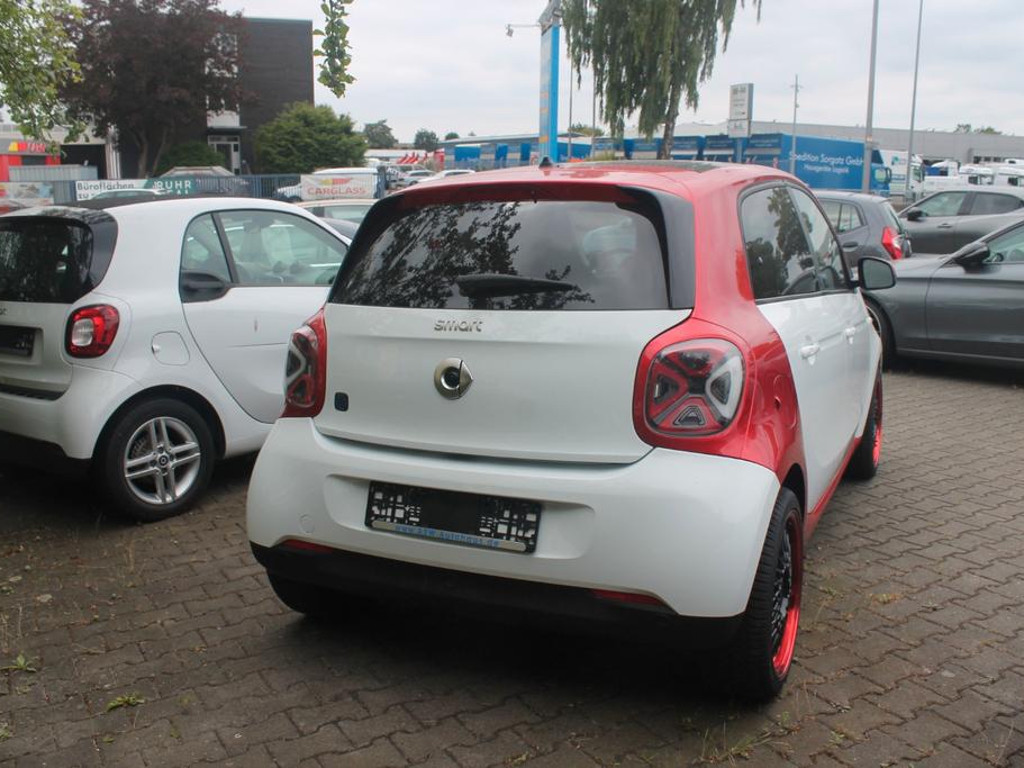 Smart EQ forfour