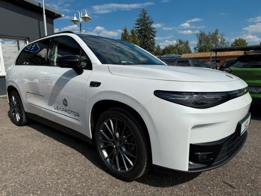 Leapmotor C10
