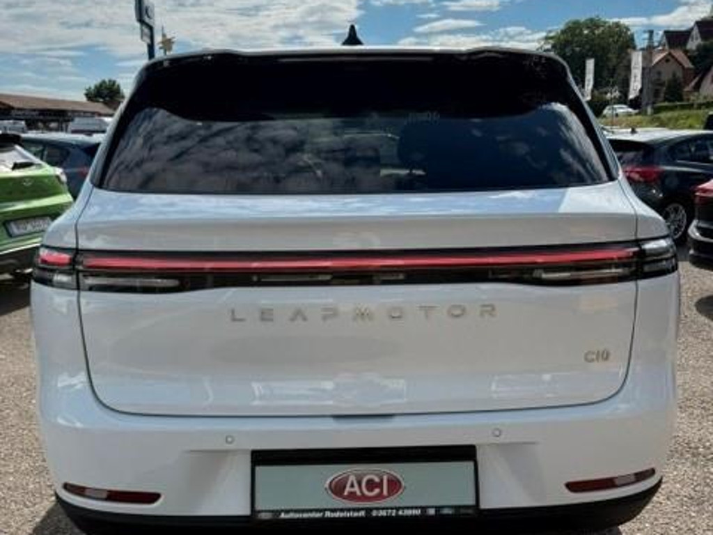 Leapmotor C10