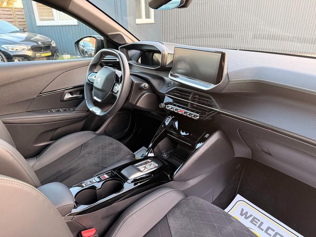 Peugeot e-208