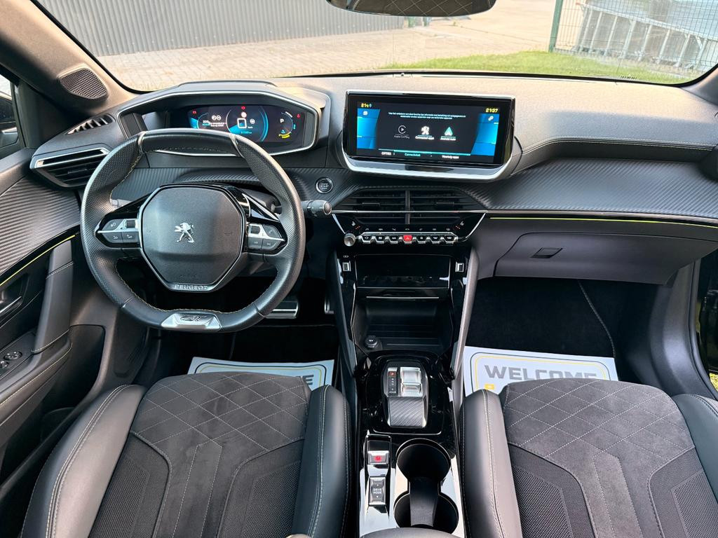 Peugeot e-208