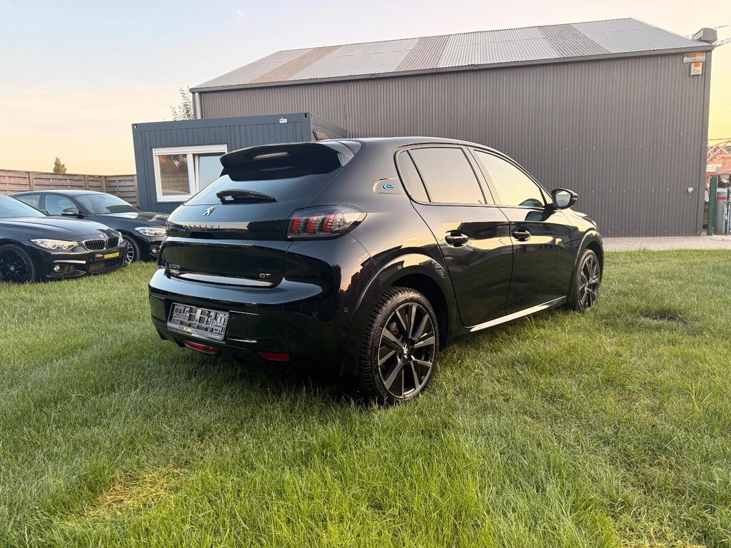 Peugeot e-208