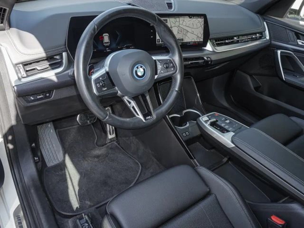 BMW iX1