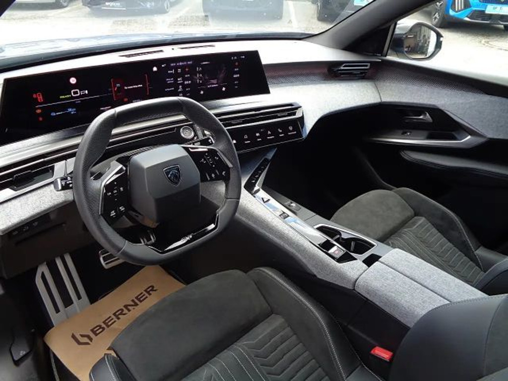 Peugeot E-3008