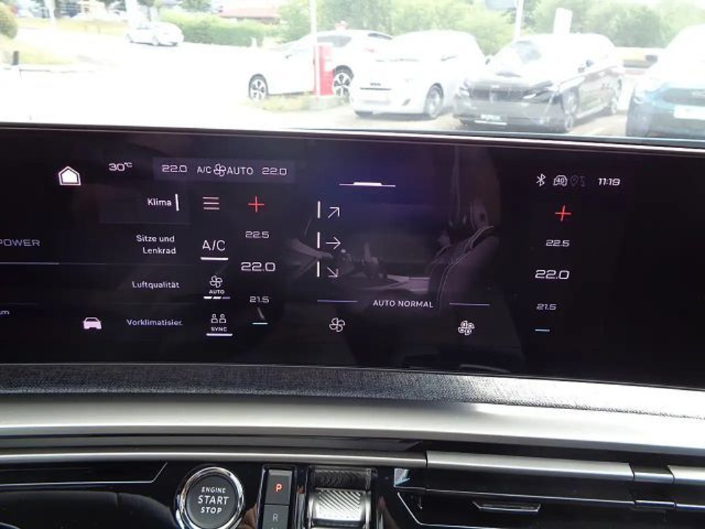 Peugeot E-3008