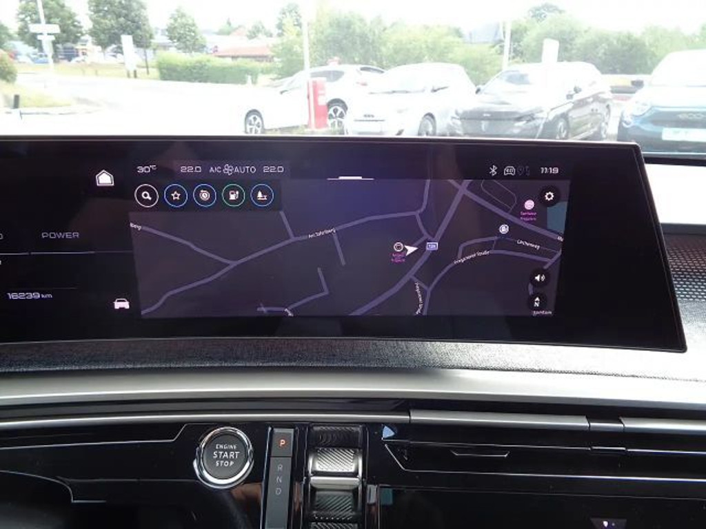 Peugeot E-3008