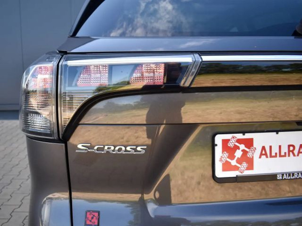 Suzuki S-Cross