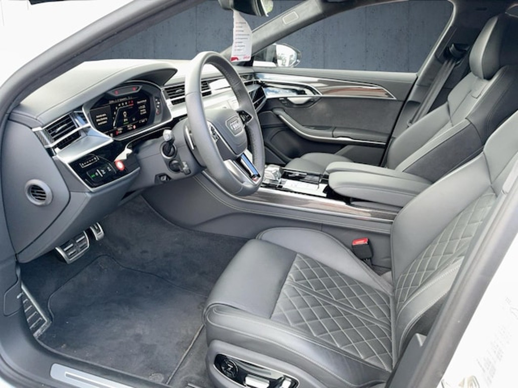 Audi S8