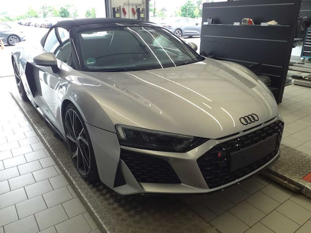 Audi R8