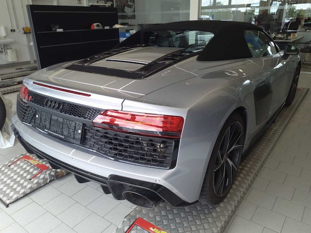 Audi R8