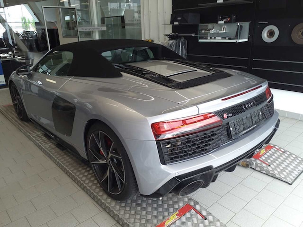 Audi R8