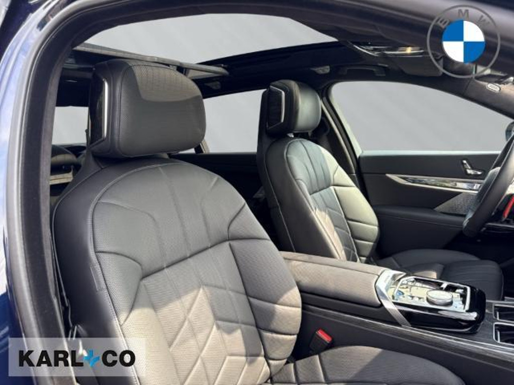 BMW M760