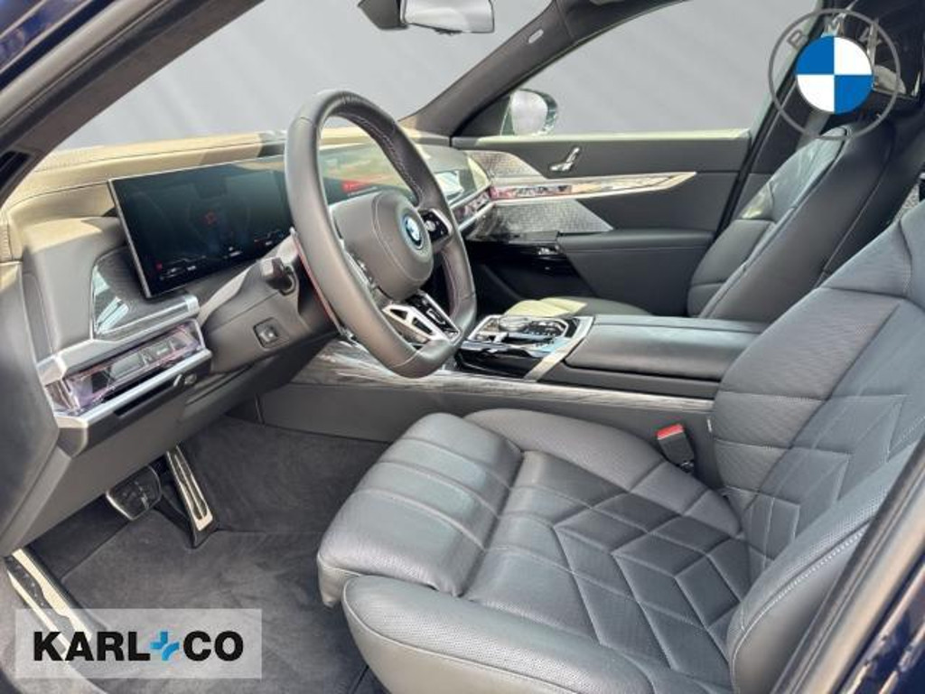 BMW M760