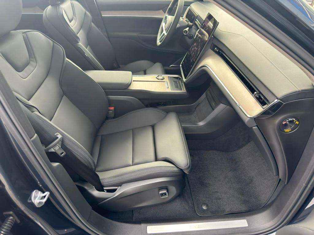 Volvo EX90
